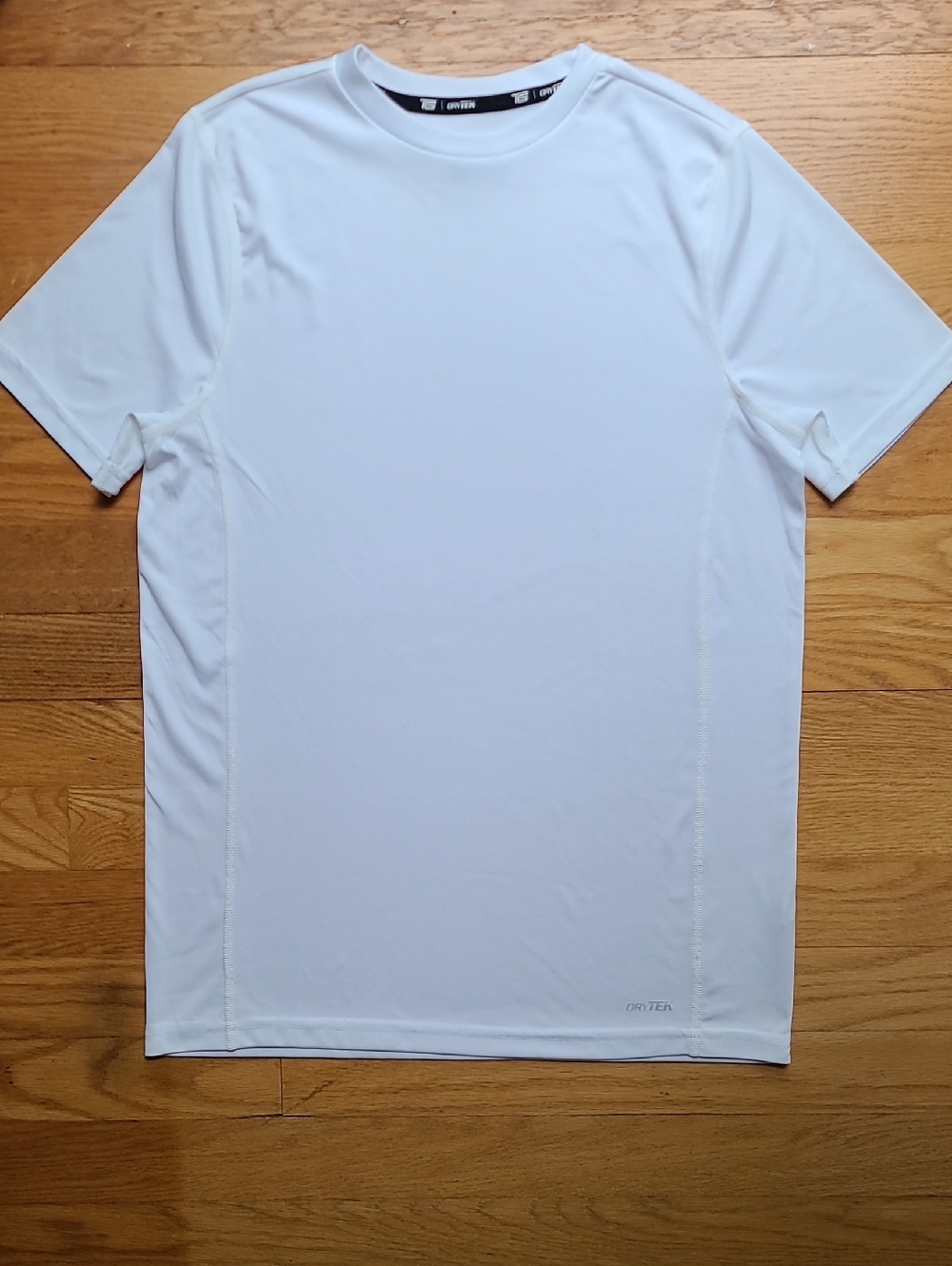 Size 16/18 Youth Tek Gear athletic tee